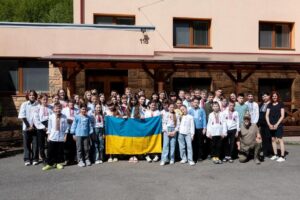 Za každým padlým hrdinom zostala stolička pri stole. A často aj dieťa, ktoré stratilo otca