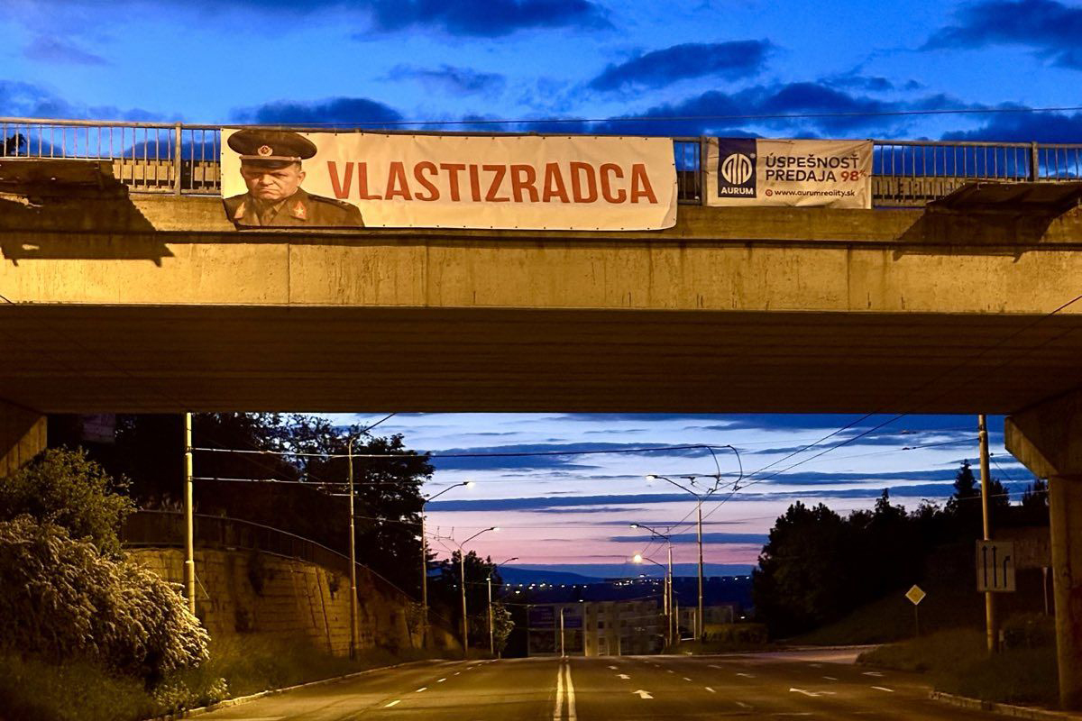 Kolaborant Fico visel na moste