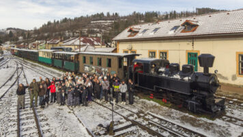 Trump podáva ruku Putinovi, Slováci pomáhajú Ukrajine