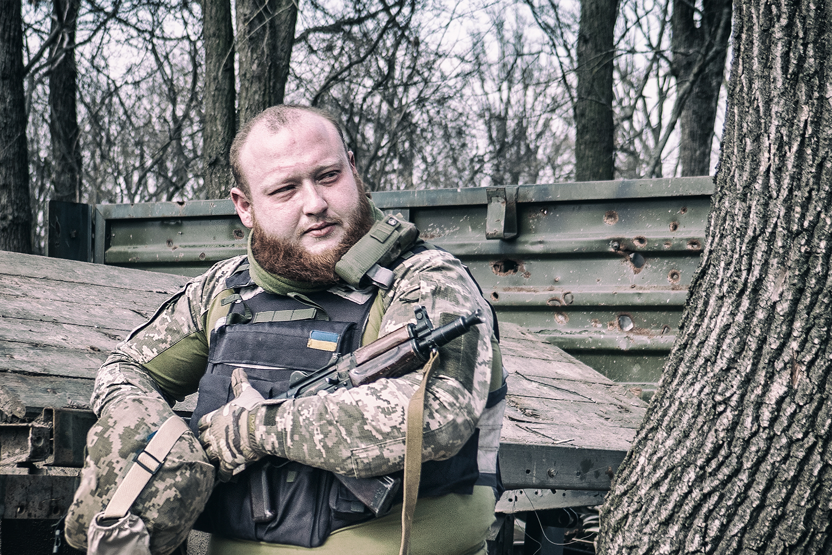 Nočný život v Chersone: prieskumné drony, záškodníci a neustále ostreľovanie